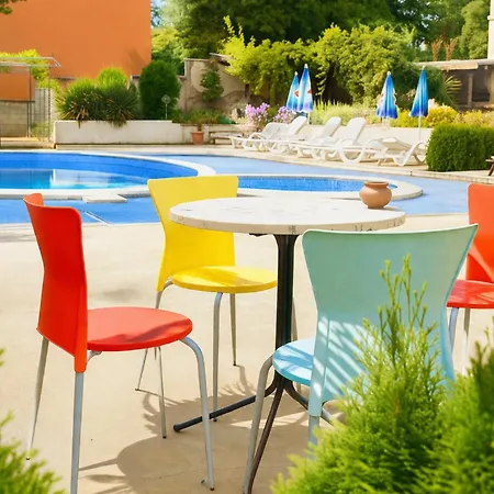 Seaside Nest Апартаменты Варна