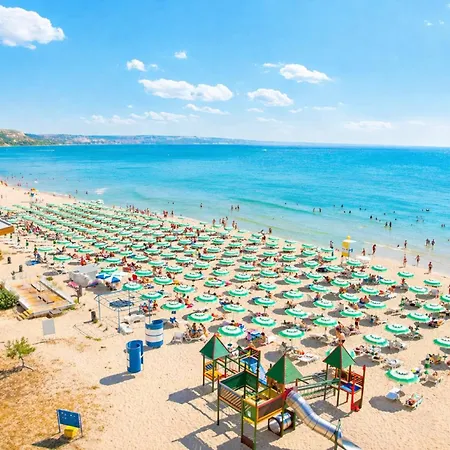 Seaside Nest Апартаменты Варна