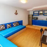 Seaside Nest Apartment